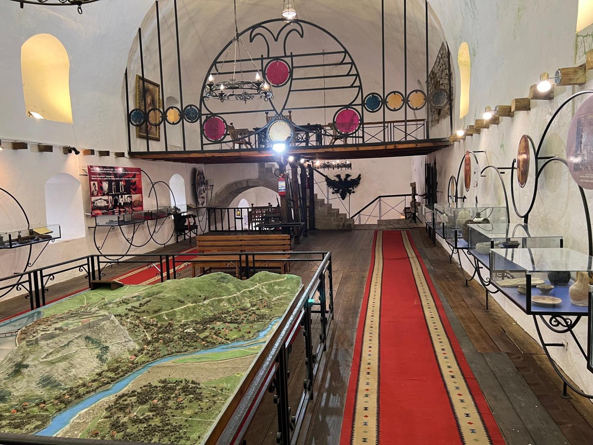 Villa Shkodra Guide Grile